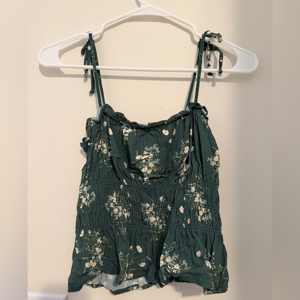 Mi Ami Francesca’s Green Floral Smocked Tank Top XS